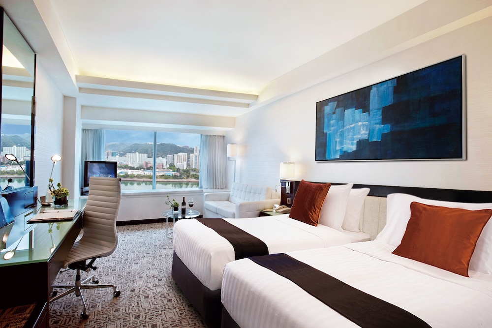 Regal Riverside Hotel 15/69