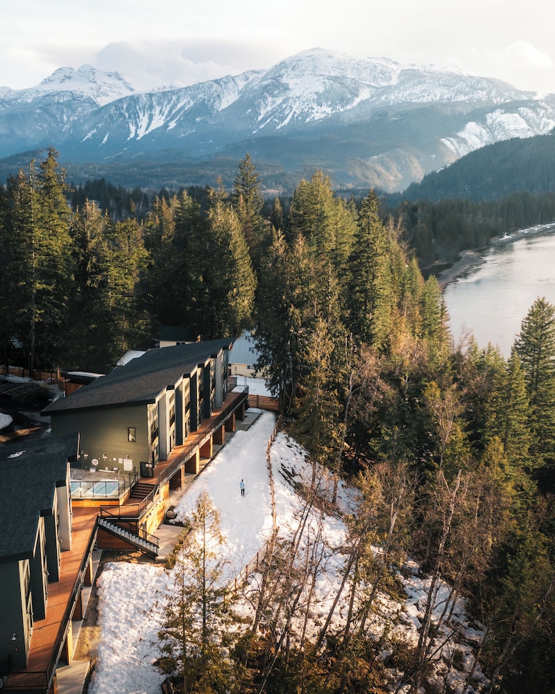 Basecamp Resorts Revelstoke 34/42