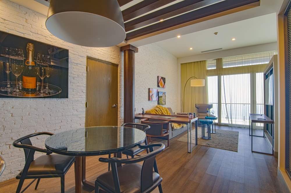 Torre Lucerna Hotel Ensenada 53/62