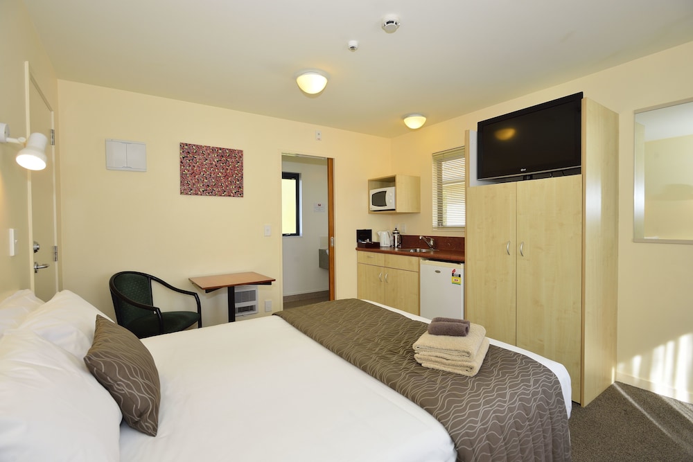 Bella Vista Gisborne 20/35