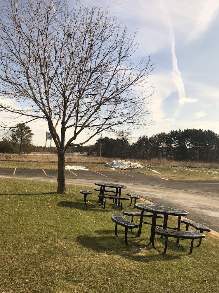 Best Western Plus Sparta Trail Lodge 22/49