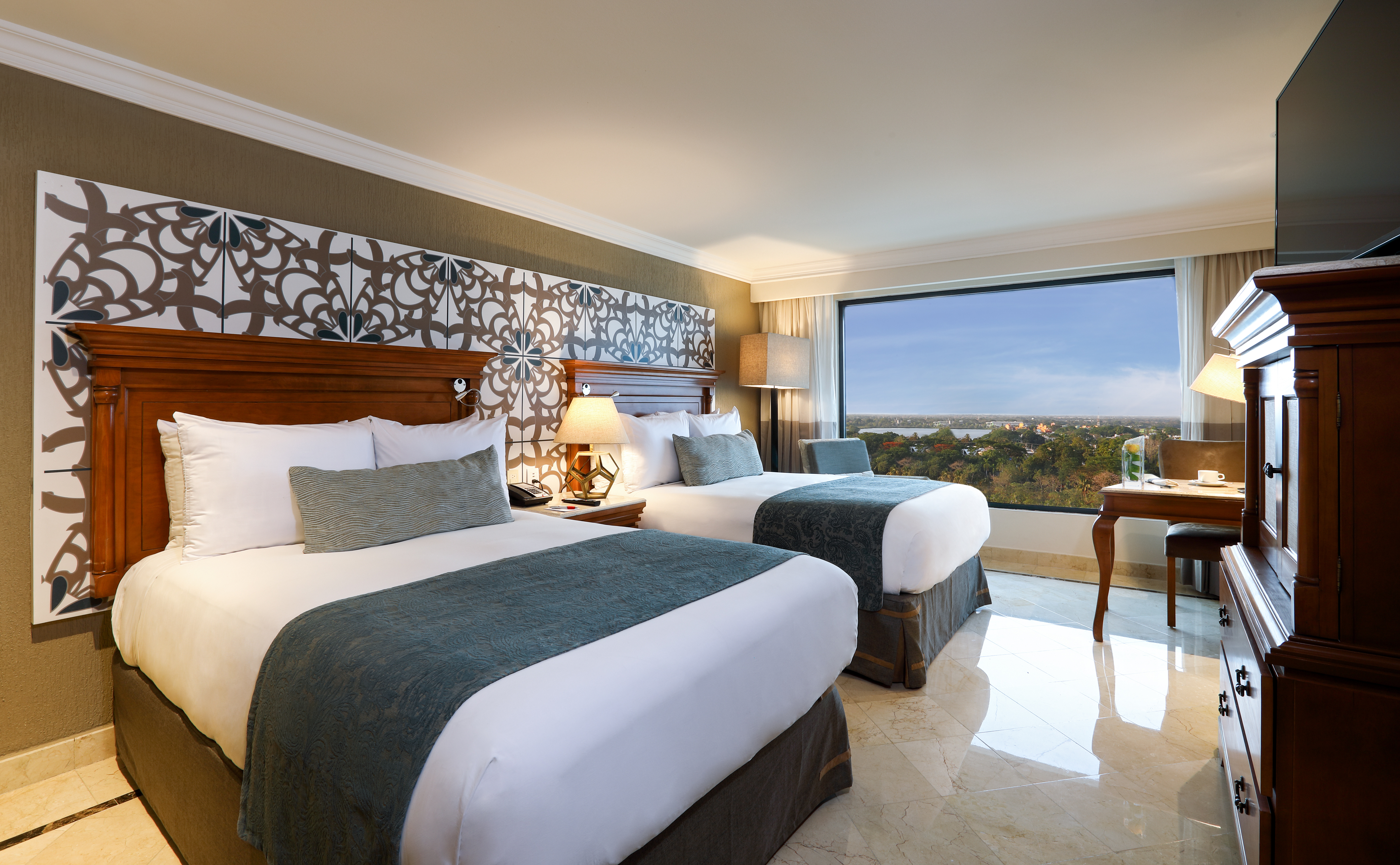 Deluxe, Double Bed