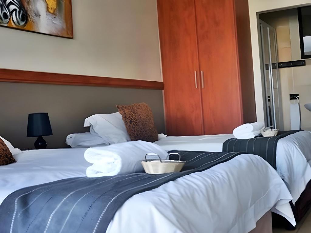 Travellers Nest Guesthouse 15/93