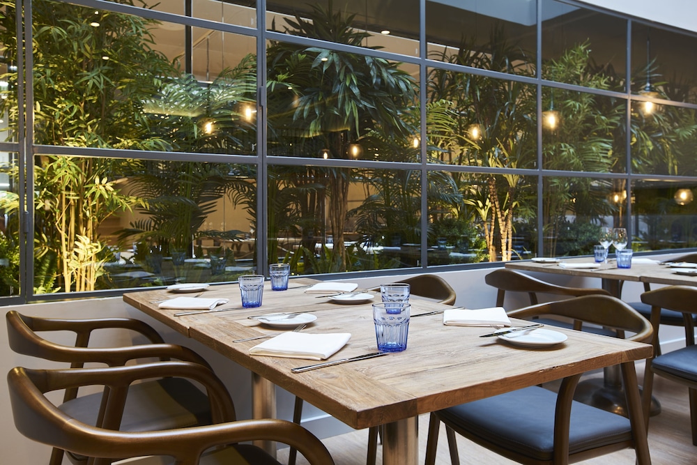 restaurant cafeteria