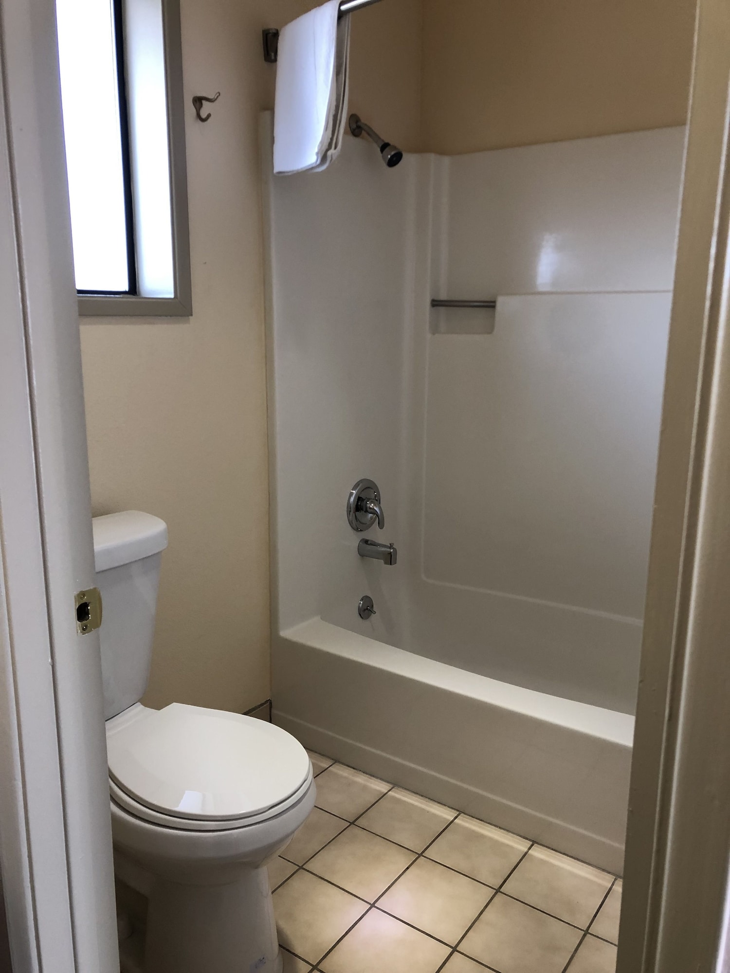 غرفة بسرير كوين، Travel Inn 3/6