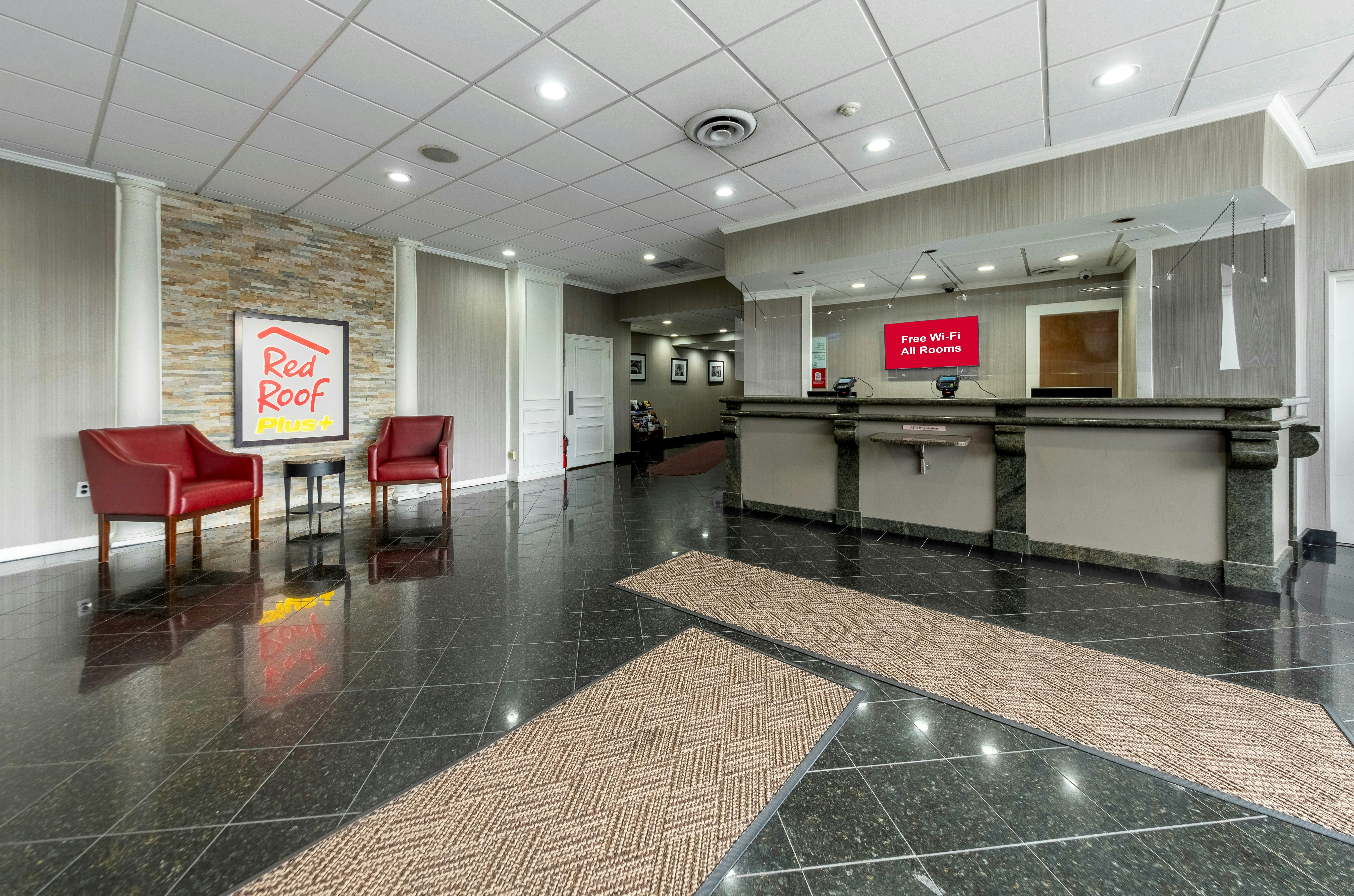 Lobby at Red Roof Plus Newark Carteret, CARTERET - NJ