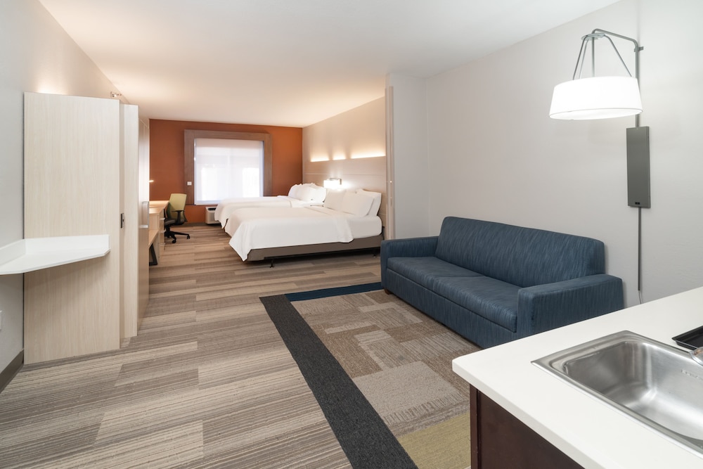 Holiday Inn Express Hotel And Suites Magee 35/49