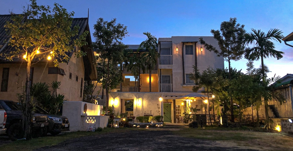 De Lit Hotel 2/50