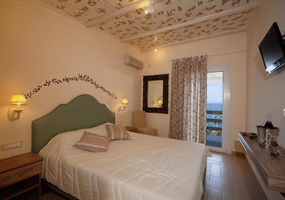 Venus Beach Hotel 12/64