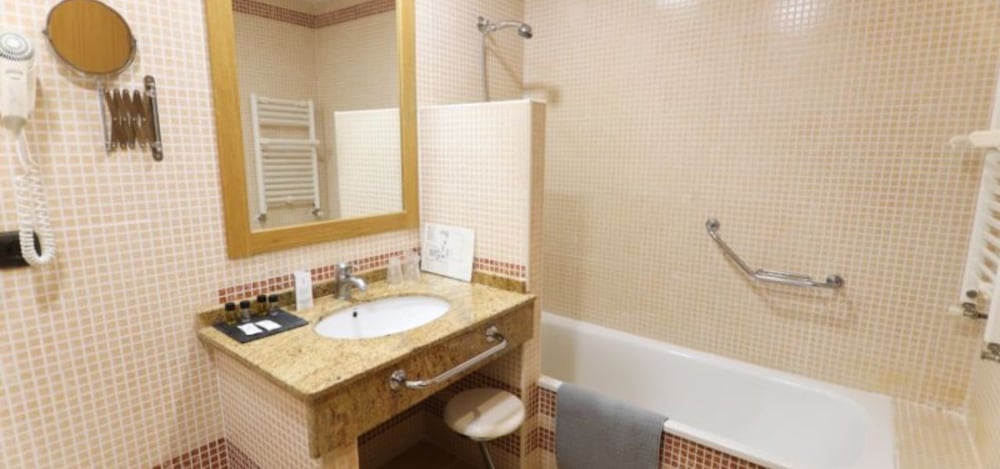 Hotel Mafalda De Castilla 40/43