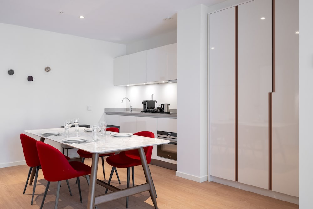 PREMIER SUITES PLUS Amsterdam 34/43