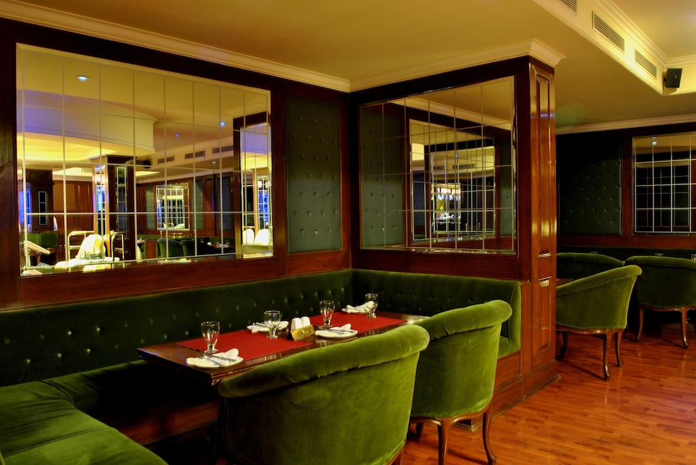 Hotel Dynasty 36/46