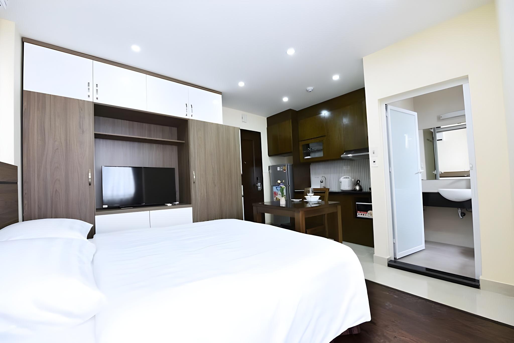Granda Legend Apartment 12/21