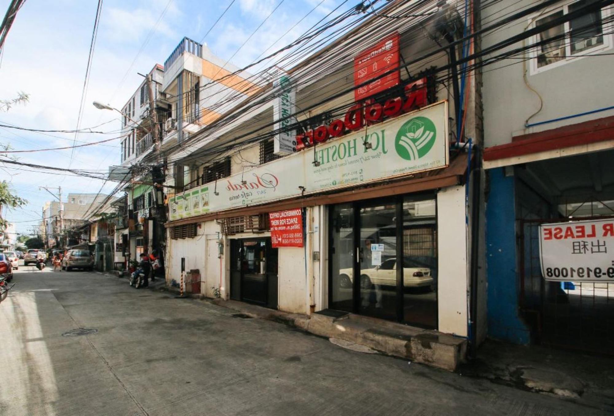 RedDoorz near OWWA Pasay 36/46