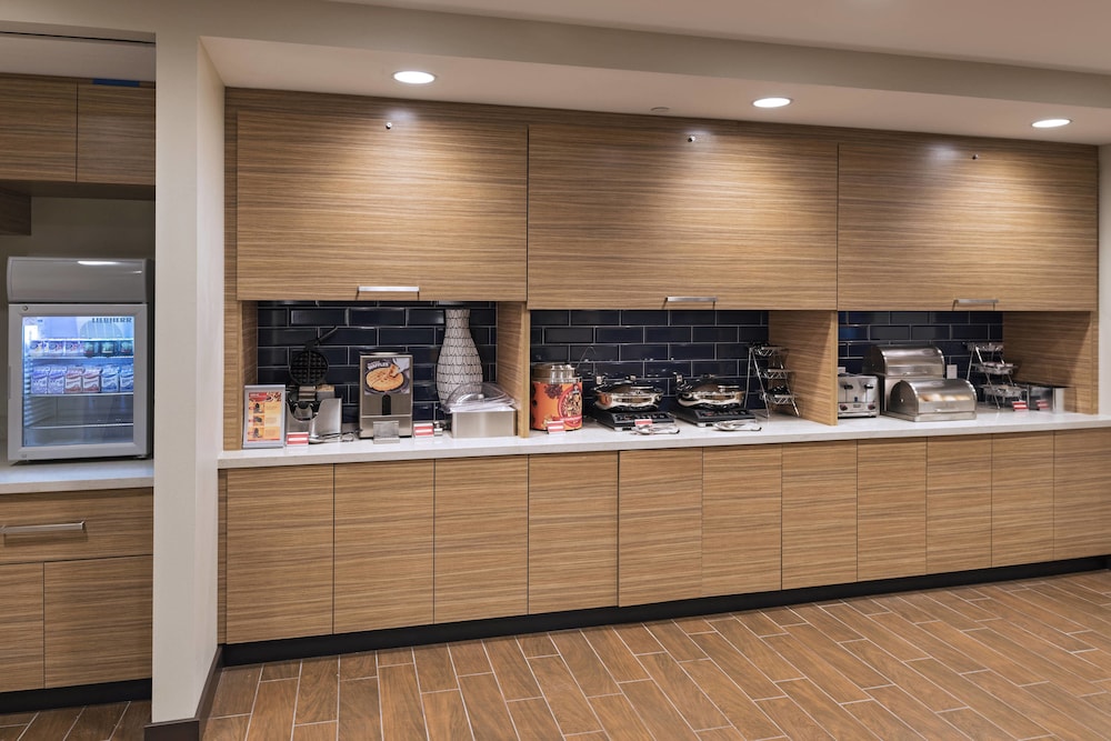 Towneplace Suites Tacoma Lakewood 6/32