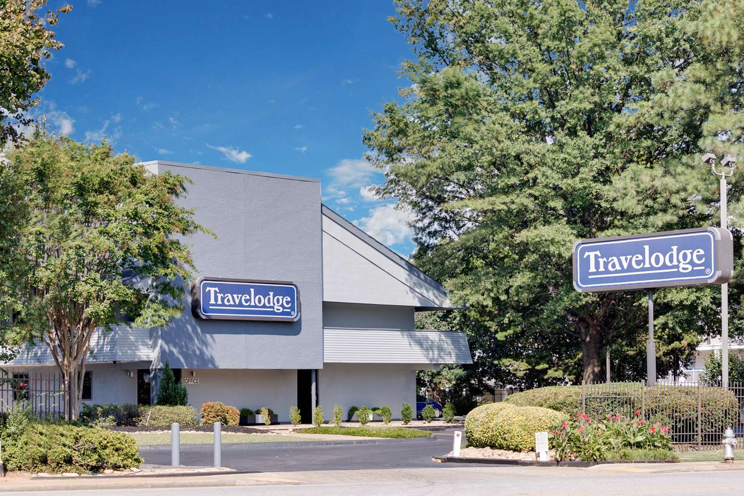 Travelodge by Wyndham College Park 2/25
