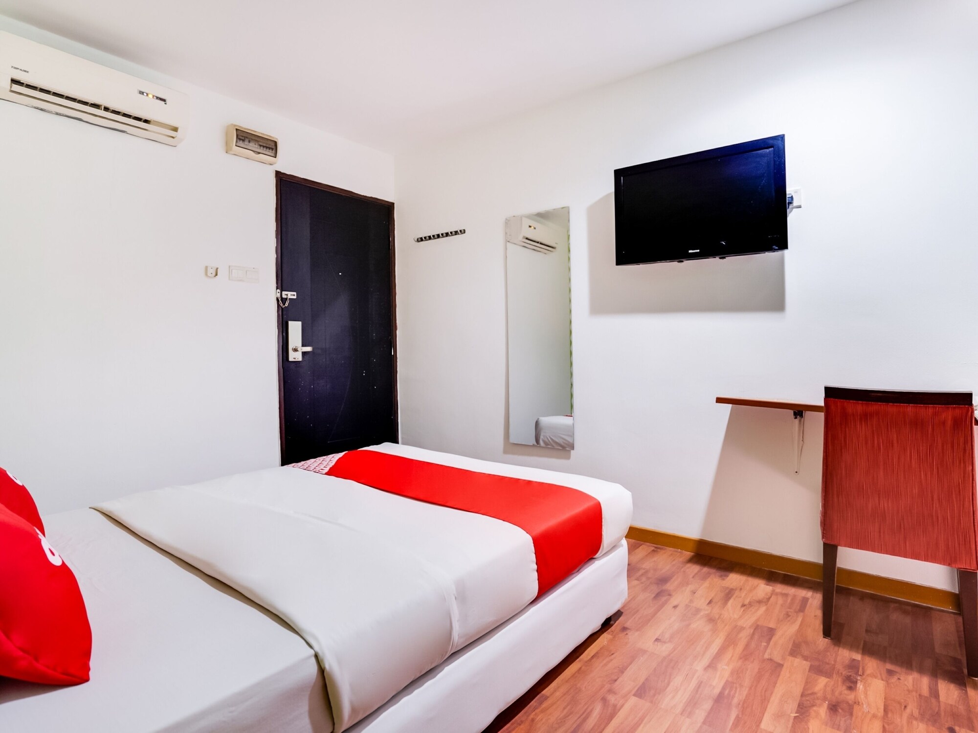 DELUXE, DOUBLE BED