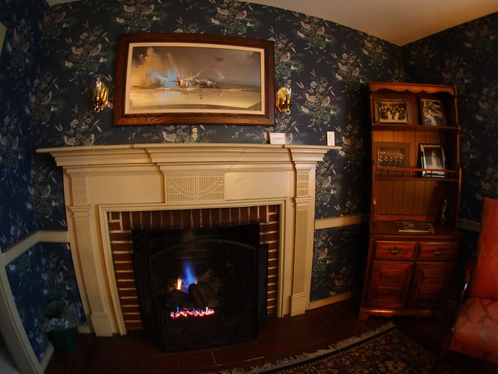 Duling Kurtz House and Country In 6/50