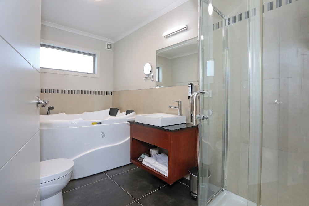 City Corporate Motor Inn 40/42