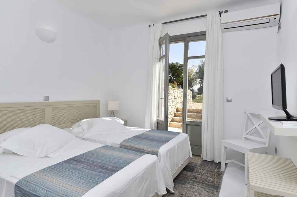 Naoussa Hills Boutique Resort- Adults Only (13+) 22/76