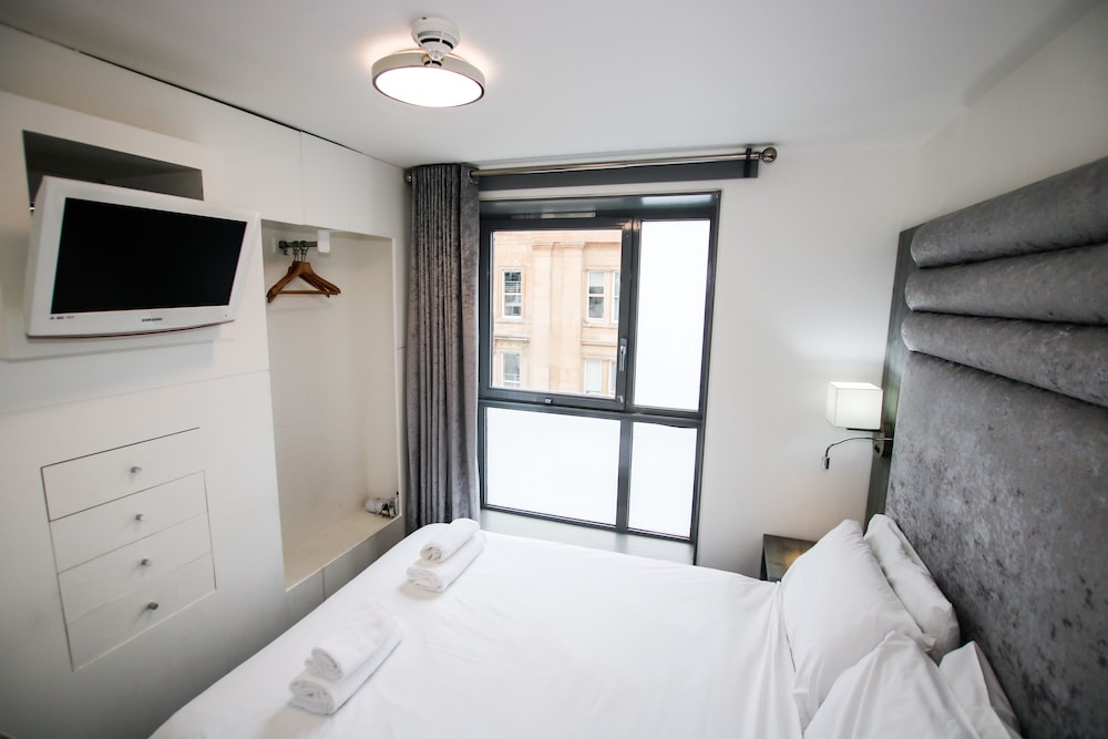 BRUNSWICK MERCHANT CITY HOTEL 23/73