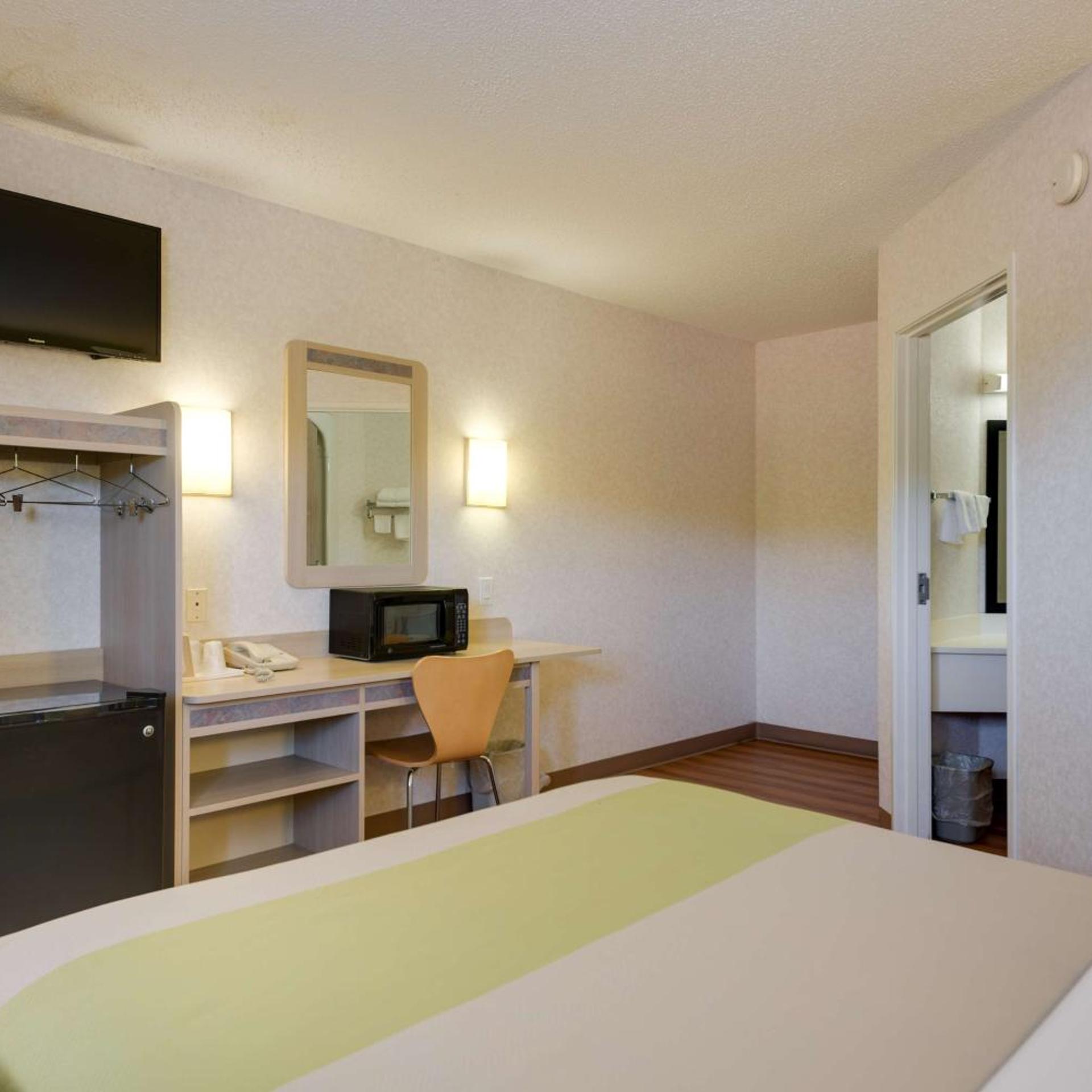 غرفة بسرير كوين، Motel6 Statesville, NC 6/10