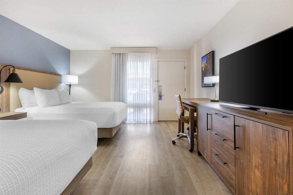 STANDARD, 2 QUEEN BEDS, ACCESSIBLE