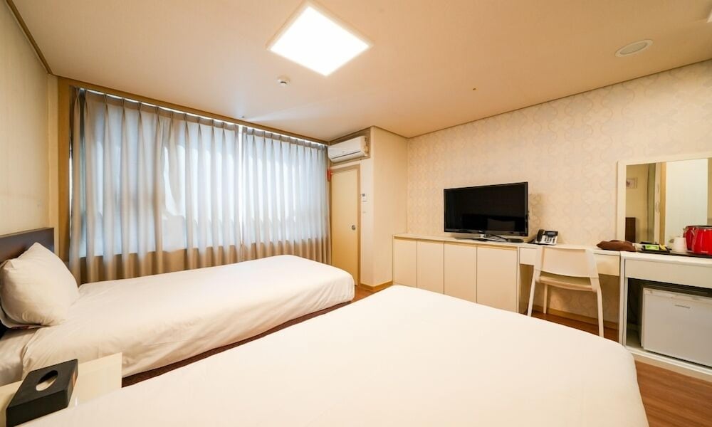 Galaxy Hotel 20/48