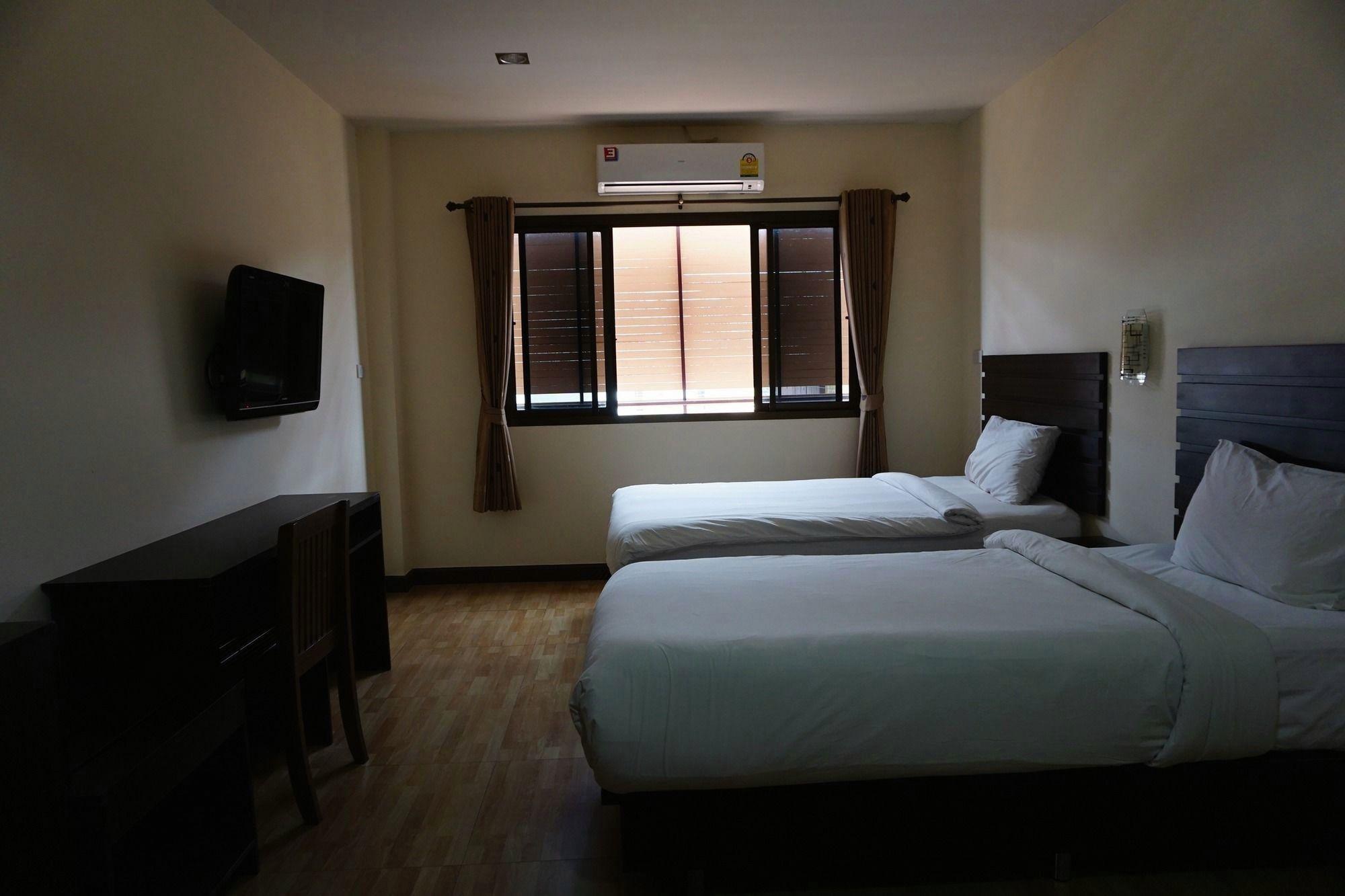 Ponburi Hotel 22/90