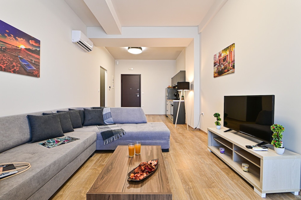Thisean Modern Suites 41/50