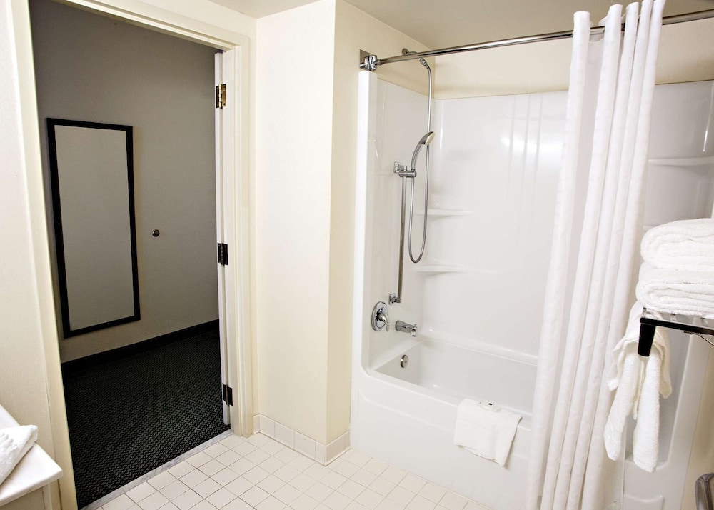 Country Inn & Suites by Radisson Harrisburg West PA 15/41