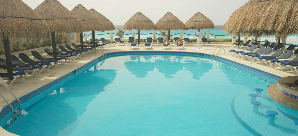 Occidental Tucancun 33/67