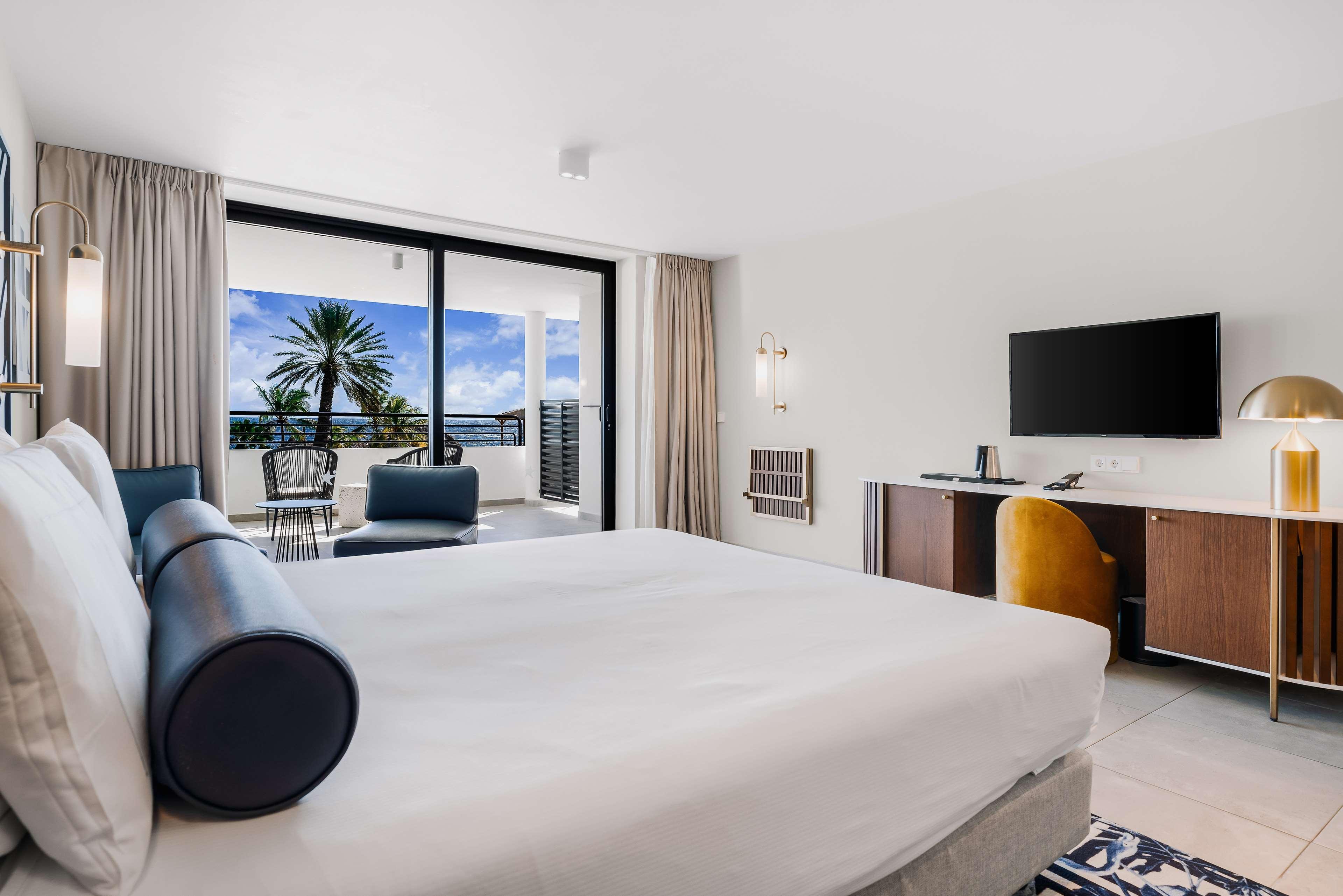Deluxe, Double Bed, Ocean Front