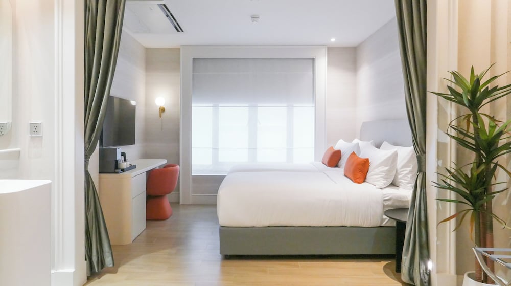 Urban, Twin Beds