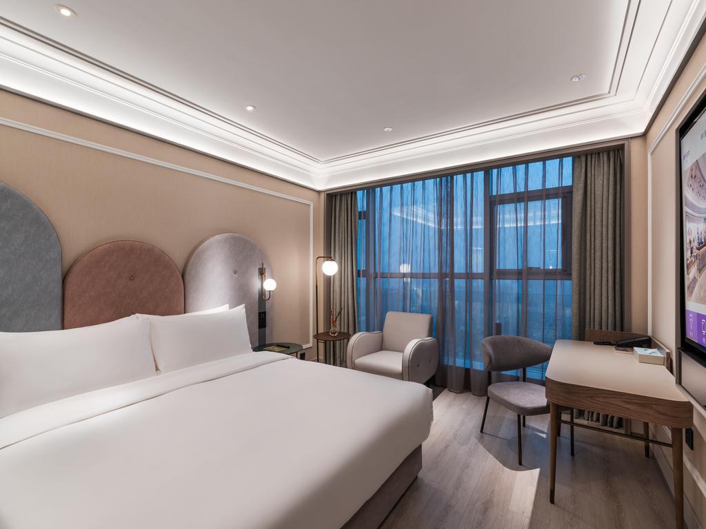 DELUXE, TWIN BEDS, CITY SIDE