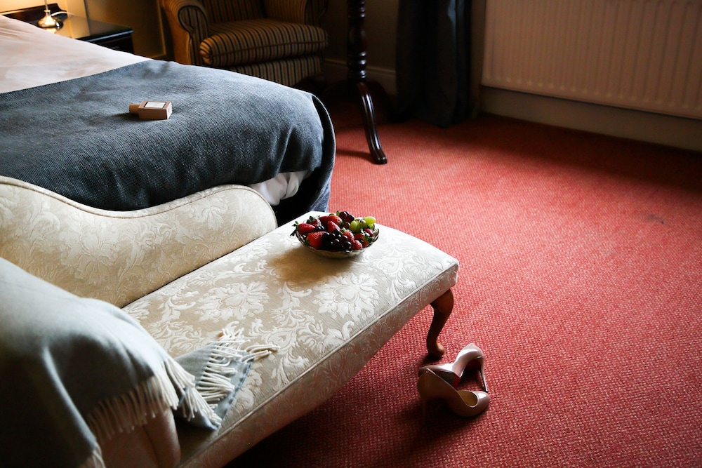 Mulroy Woods Hotel 15/36