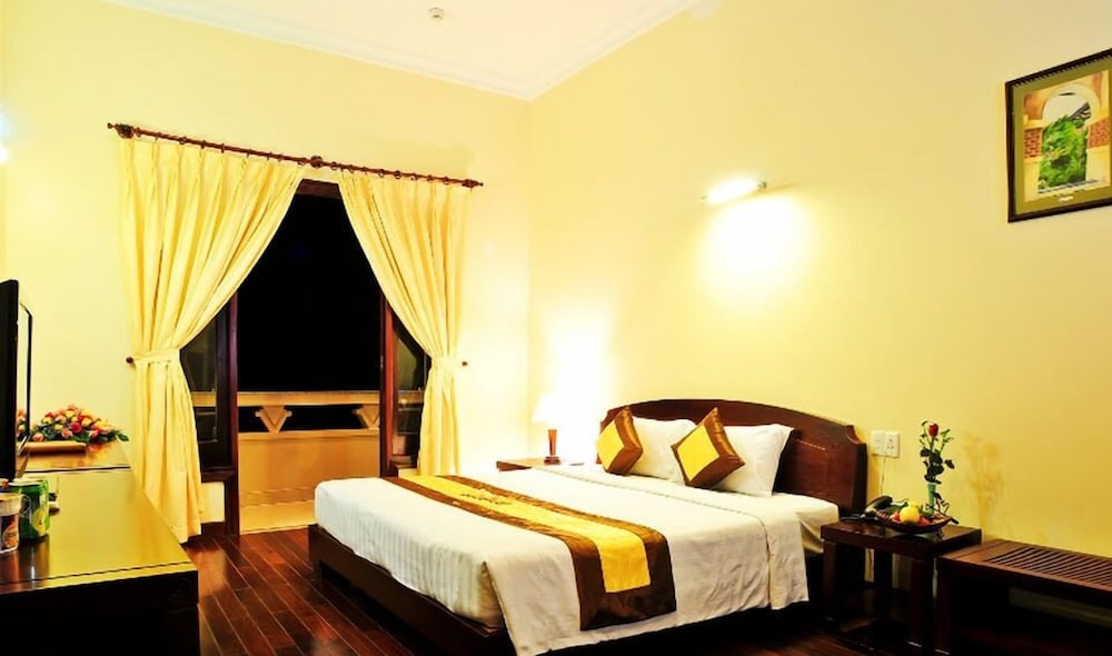 Beachfront Hotel 14/57