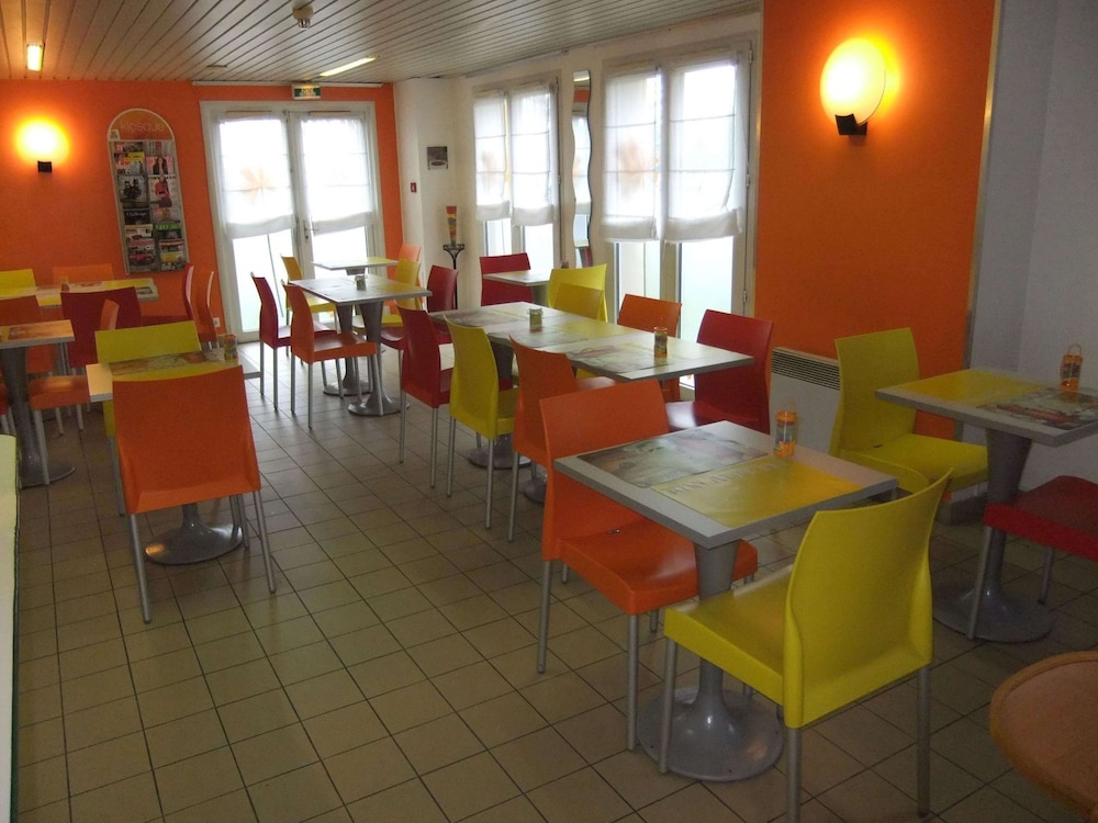 Hotel Premiere Classe Niort Est - Chauray 49/57