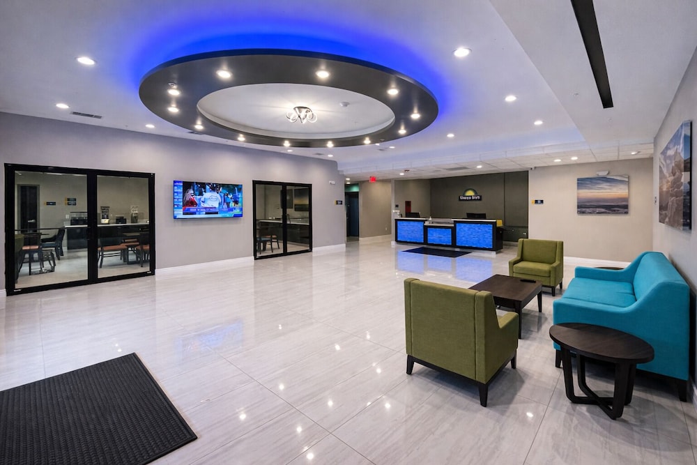 Days Inn & Suites by Wyndham Greater Tomball 15/61