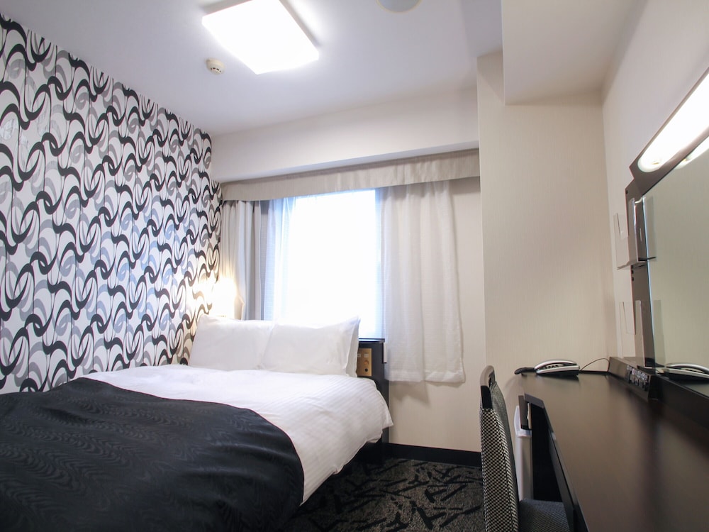 ROOM, DOUBLE BED, SMOKING