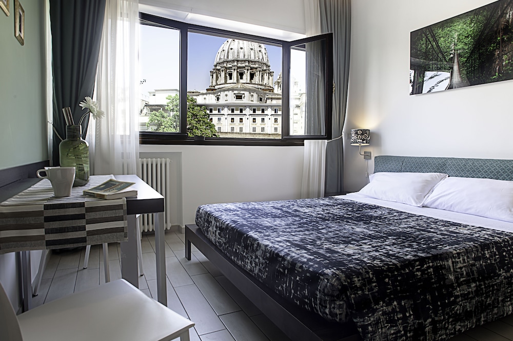 DELUXE, DOUBLE BED, CITY VIEW