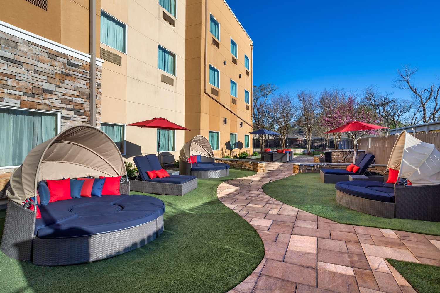 Best Western Plus Lake Jackson Inn and Suites 10/15