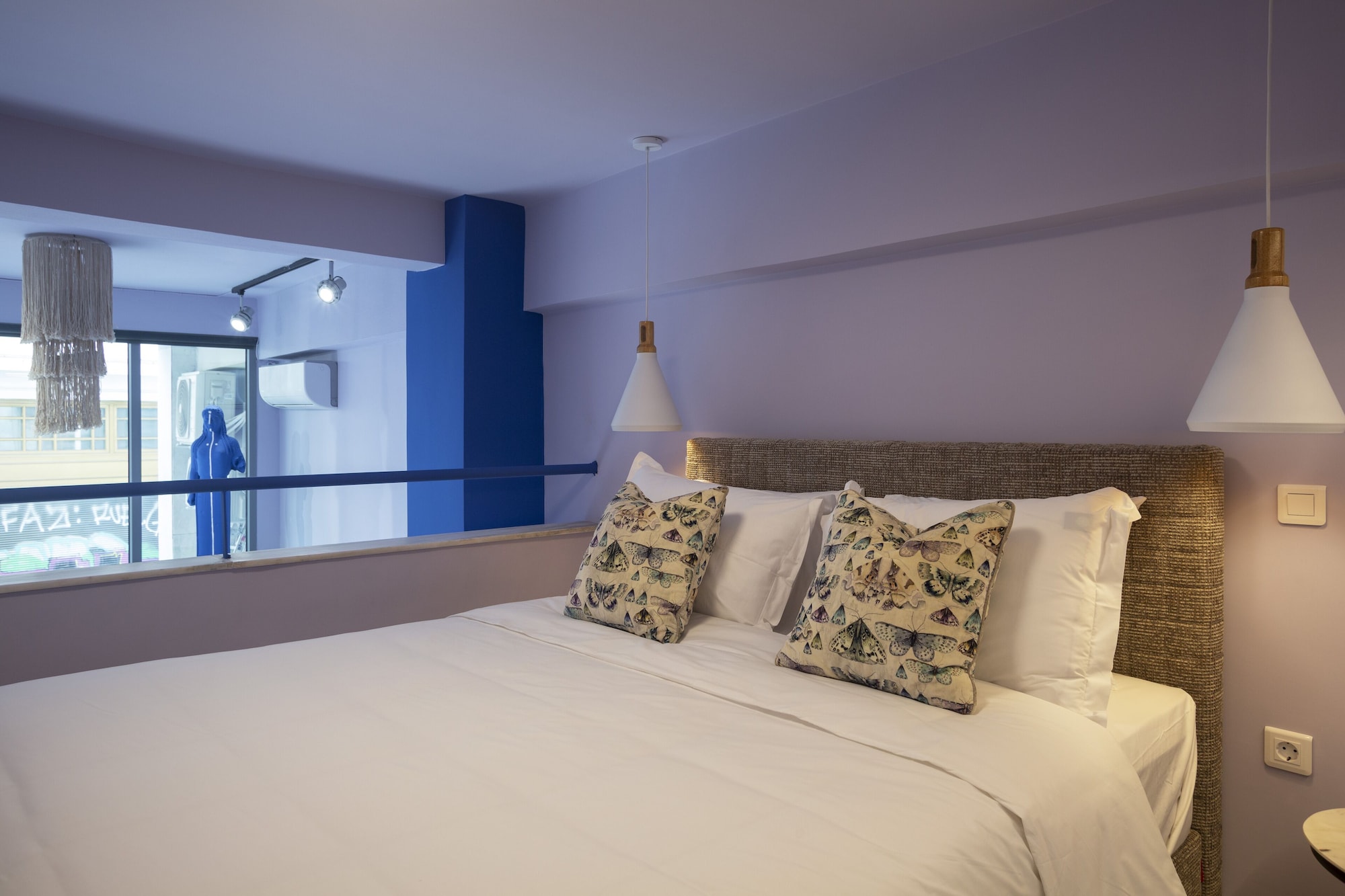 LOFT, DELUXE