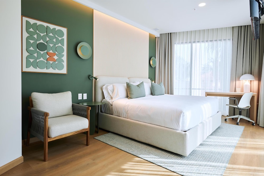 Deluxe, King Bed