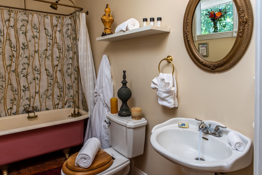 White Oak Manor Bed Breakfast 42/44