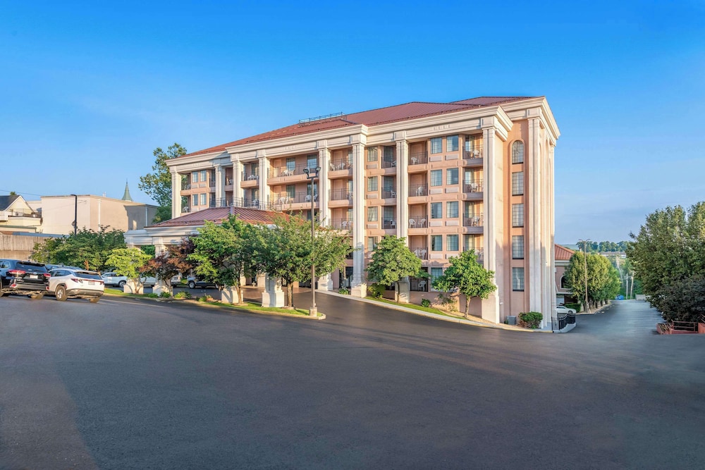 Clarion Inn Branson 66/72
