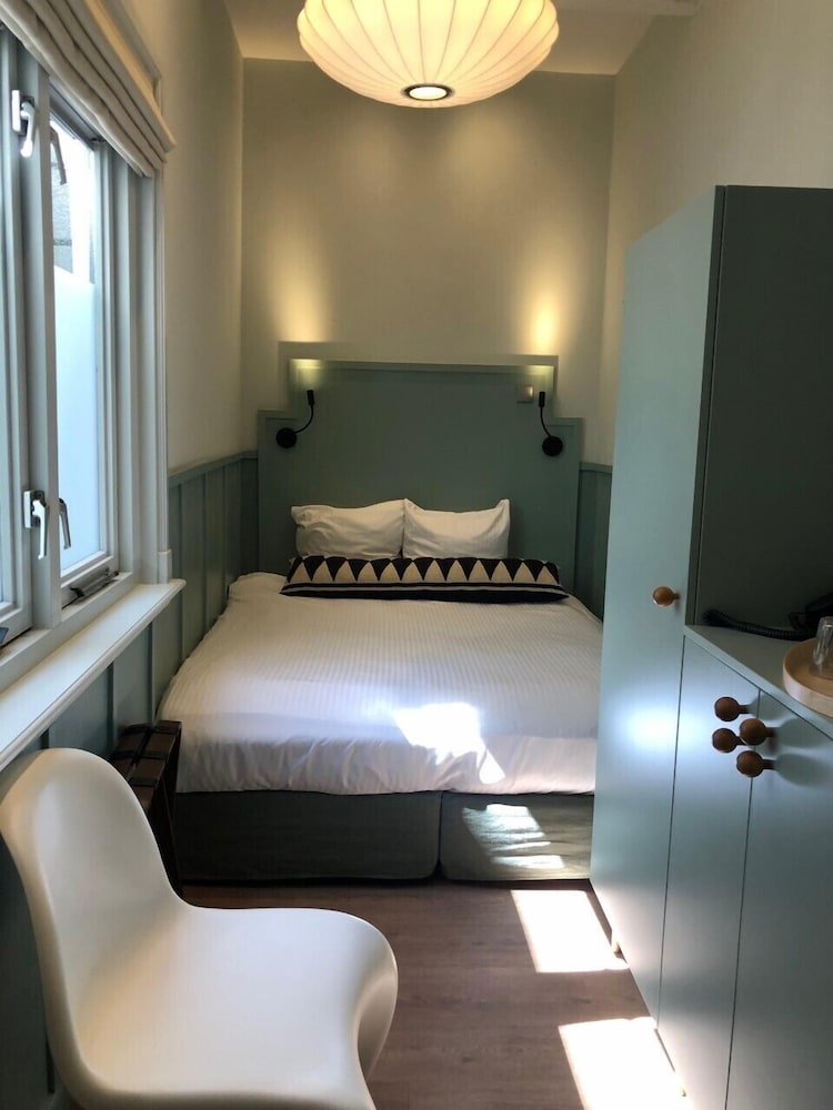 The Times Hotel 12/62