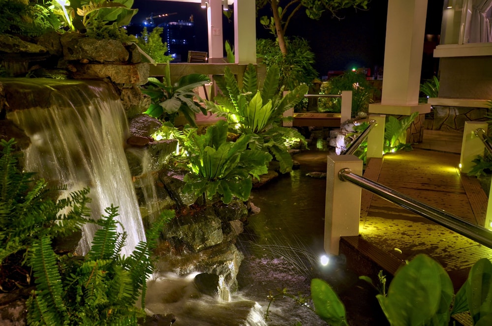 The Wind Resort - Tropical Hillside Escape 66/70