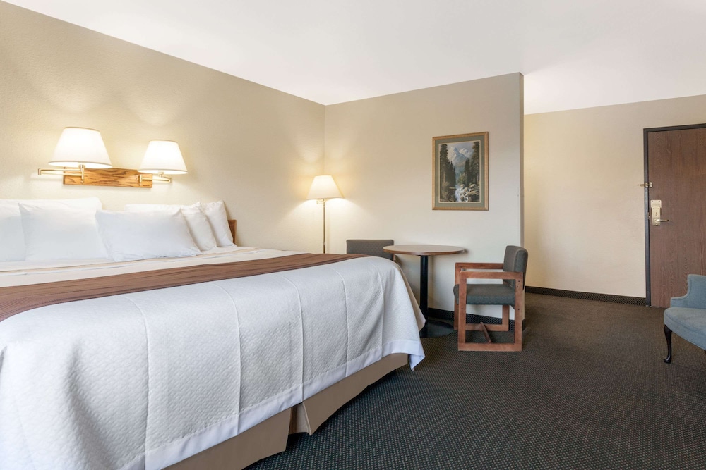 Days Inn by Wyndham Missoula Airport 7/15