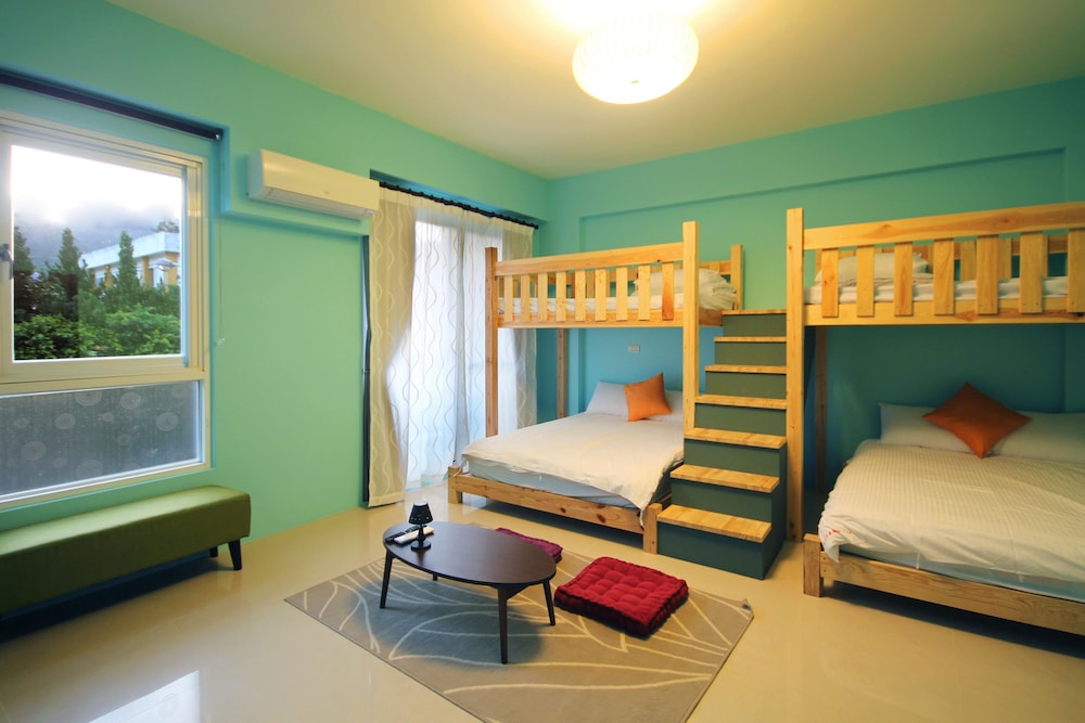 I'm Here B&amp;B 25/47